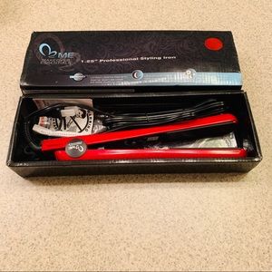 1.25 Professional Styling Iron Makeover Essentials